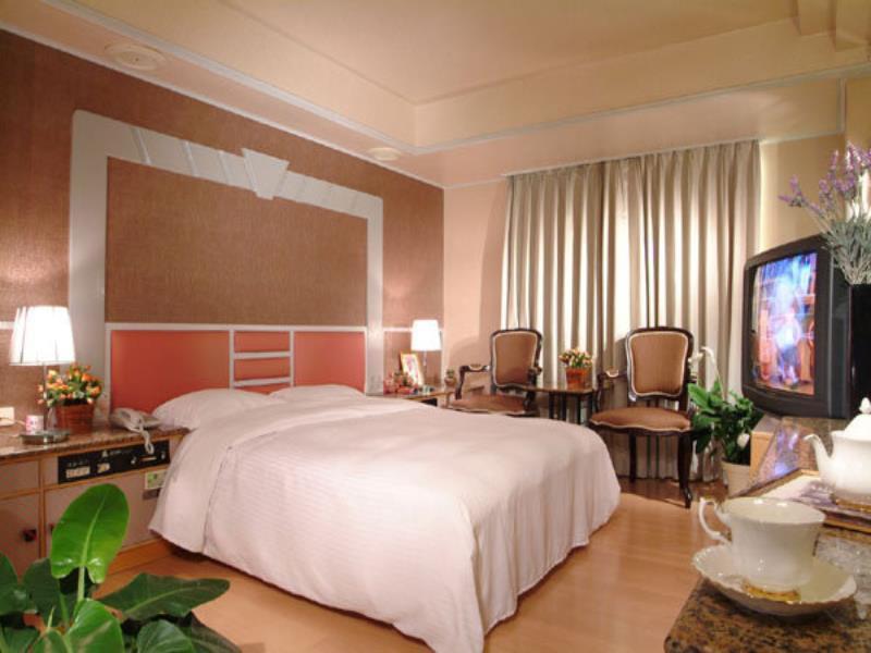 Katherine Plaza Hotel Kaohsiung Exterior photo