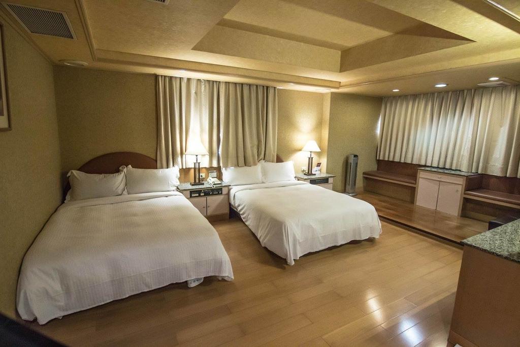 Katherine Plaza Hotel Kaohsiung Exterior photo